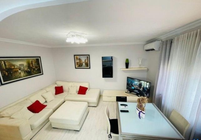 Tirane, jepet me qera apartament 2+1 Kati 4, 800 € 