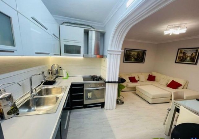 Tirane, jepet me qera apartament 2+1 Kati 4, 800 € 