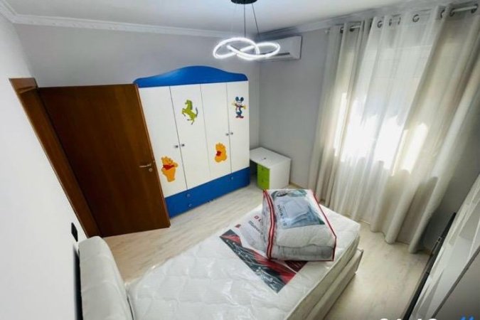 Tirane, jepet me qera apartament 2+1 Kati 4, 800 € 