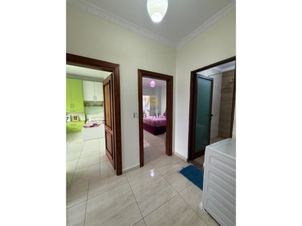 Tirane, shitet apartament 3+1 Kati 8, 140 m² 260.000 € (Liqeni Artificial)