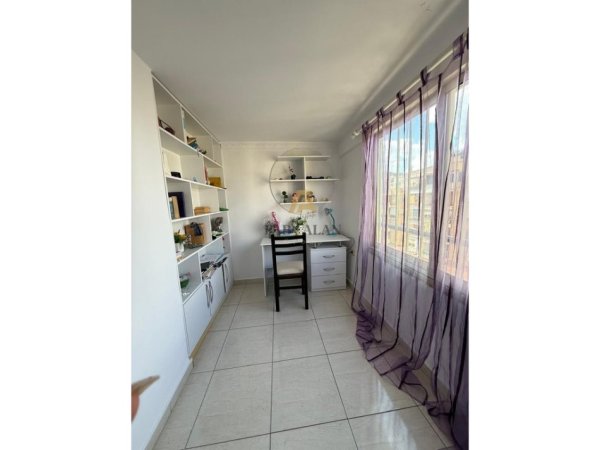 Tirane, shitet apartament 3+1 Kati 8, 140 m² 260.000 € (Liqeni Artificial)