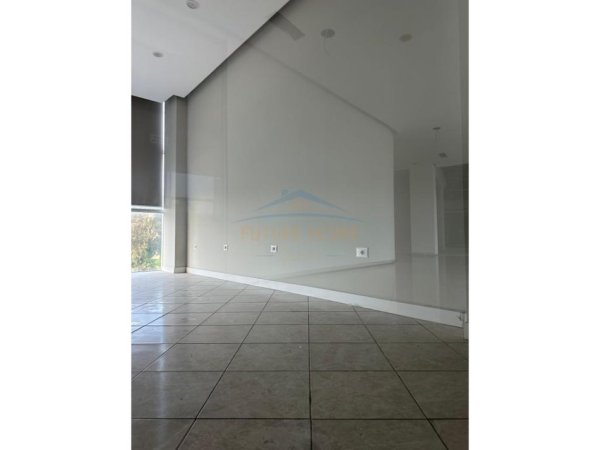 Durres, jepet me qera ambjent biznesi Kati 2, 37 m² 400 € 