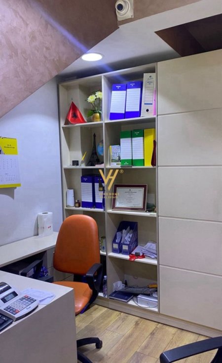 Tirane, jepet me qera dyqan Kati 0, 20 m² 600 € (RRUGA E KAVAJES)