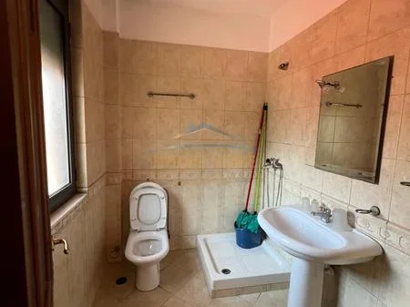 Qira, Ambient Biznesi, Bllok, Tirane AREA59165