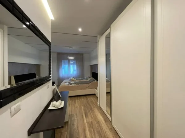 Tirane, jepet me qera apartament 3+1+Ballkon Kati 2, 140 m² 1.350 € (Kopshti Zoologjik)