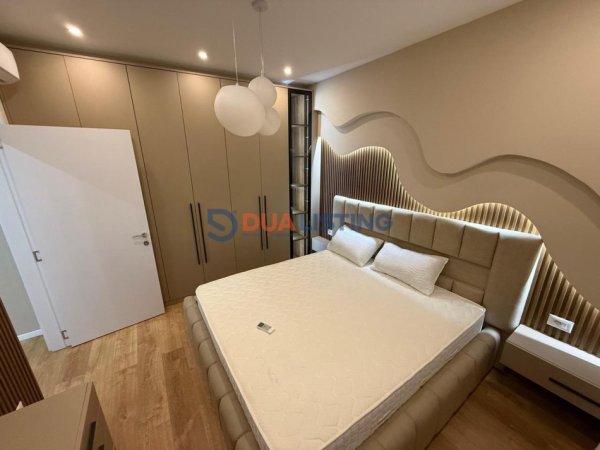 Tirane, jepet me qera apartament 2+1+Ballkon Kati 2, 95 m² 1.000 € (Shkolla e Kuqe)