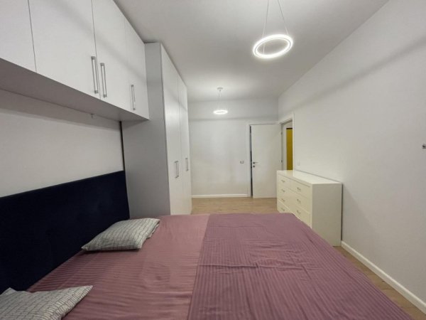 Tirane, jepet me qera apartament 2+1+Ballkon Kati 2, 110 m² 650 € (Rruga e Zallit)