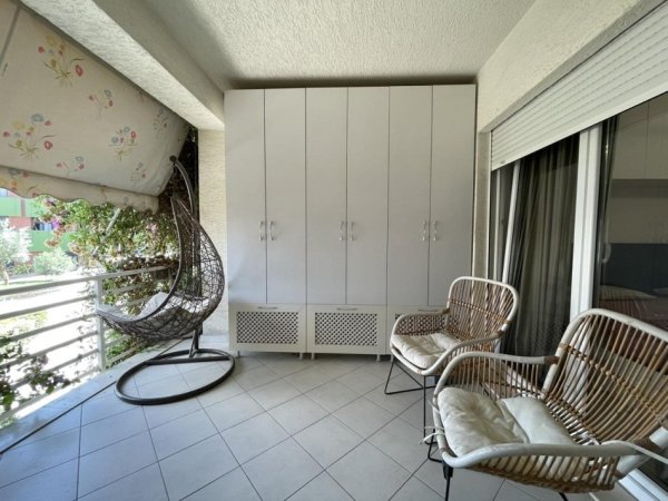 Tirane, jepet me qera apartament 2+1+Ballkon Kati 2, 110 m² 650 € (Rruga e Zallit)