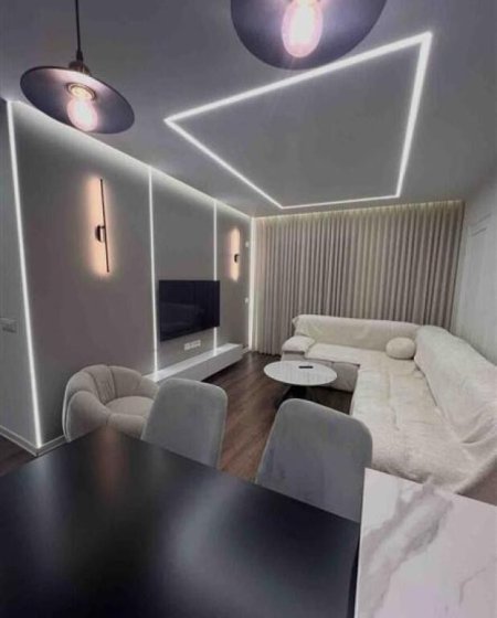 Tirane, jepet me qera apartament 1+1+Ballkon Kati 1, 70 m² 600 € (Rruga 5 Maji)