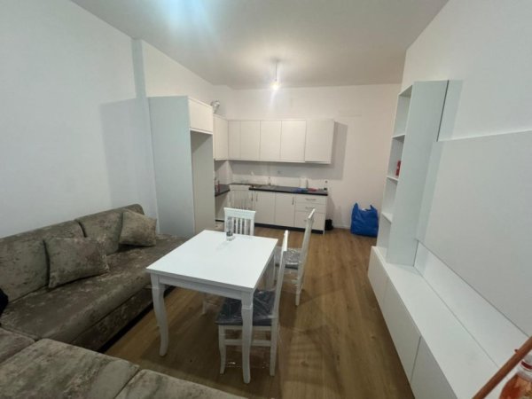 Tirane, jepet me qera apartament 2+1 Kati 3, 500 € 