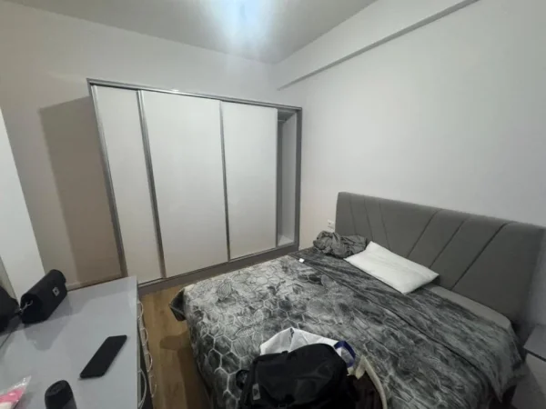 Tirane, jepet me qera apartament 2+1 Kati 3, 500 € 