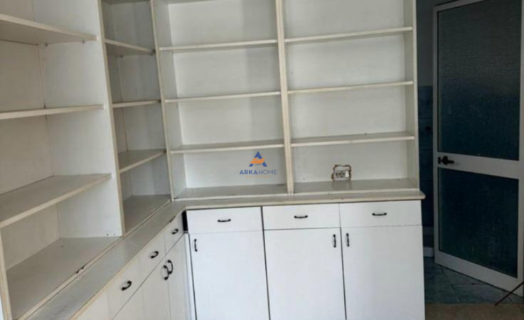 Tirane, jepet me qera ambjent biznesi Kati 0, 40 m² 519 € (QSUT, SPITALI FRANCEZ)