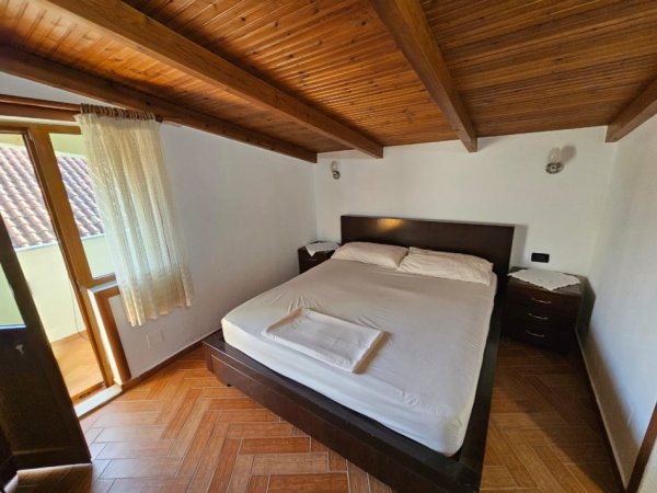 Tirane, jepet me qera 3+1+Ballkon Kati 3, 167 m² 750 € 