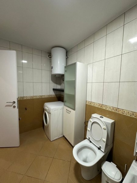 Tirane, jepet me qera apartament 1+1 Kati 5, 65 m² 700 € (Kristal Center)