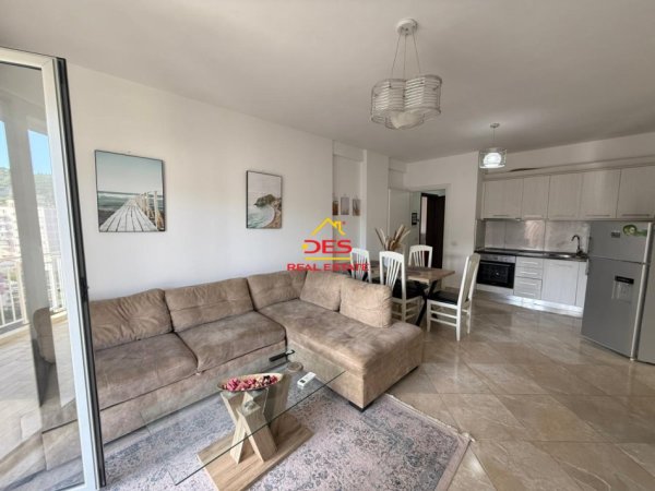 Vlore, jepet me qera apartament 2+1+Ballkon Kati 8, 110 m² 500 € (Rruga Shyqyri Ali Merka)