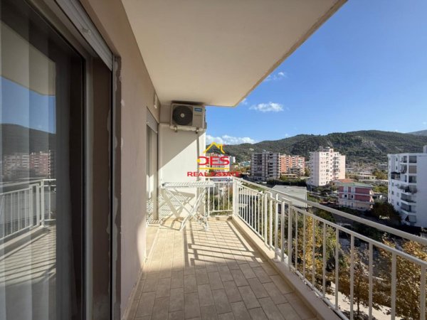 Vlore, jepet me qera apartament 2+1+Ballkon Kati 8, 110 m² 500 € (Rruga Shyqyri Ali Merka)