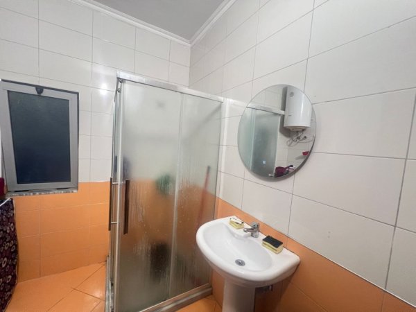 Tirane, jepet me qera apartament 1+1+Ballkon Kati 6, 68 m² 500 € (Astir, Kompleksi Urban Gate)