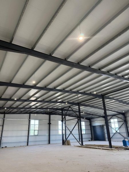 Tirane, jepet me qera magazine Kati 0, 3.600 m² (VAQARR)