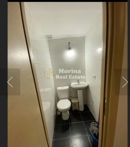 Tirane, jepet me qera ambjent biznesi Kati 0, 40 m² 400 € (Rruga Gjergj Elez Alia)
