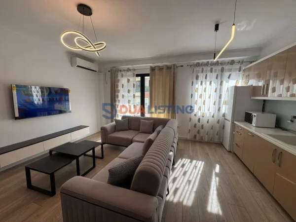 Tirane, jepet me qera apartament 2+1 , 85 m² 900 € (Kodra e Diellit)