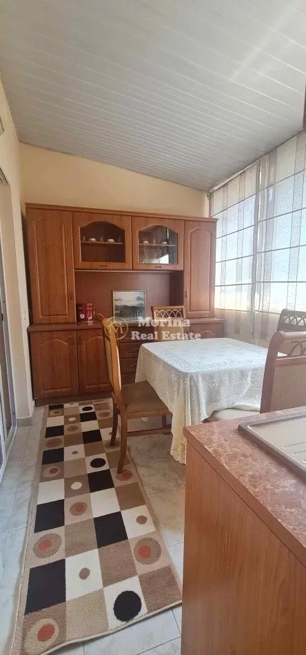 Tirane, jepet me qera apartament 3+1+Aneks Kati 2, 100 m² 500 € (Rruga Dritan Hoxha)