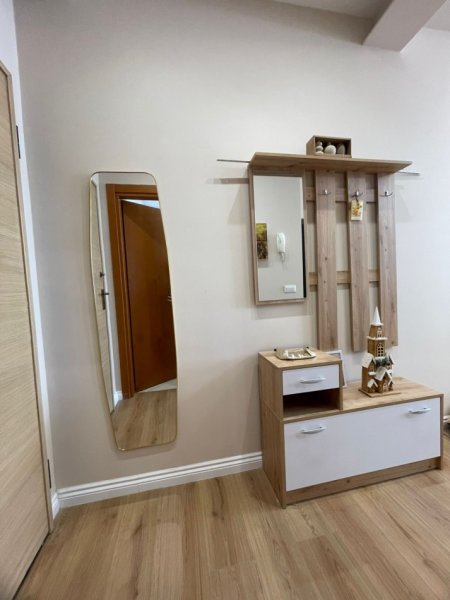 Tirane, jepet me qera apartament 1+1+Ballkon Kati 7, 65 m² 700 € (Përballë Delijorgjit)