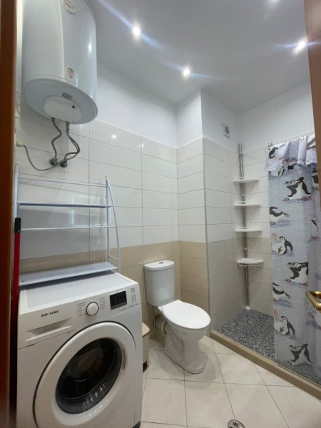 Tirane, jepet me qera apartament 1+1+Ballkon Kati 7, 65 m² 700 € (Përballë Delijorgjit)