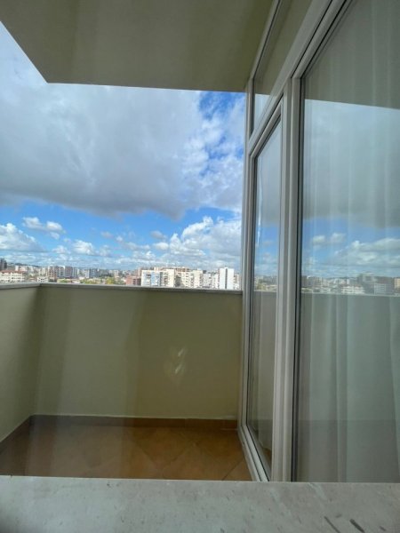 Tirane, jepet me qera apartament 1+1+Ballkon Kati 7, 65 m² 700 € (Përballë Delijorgjit)