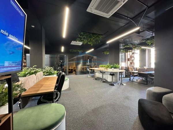 Tirane, jepet me qera zyre Kati 1, 355 m² 7.000 € (KOMPLEKSI DELI JORGJI)