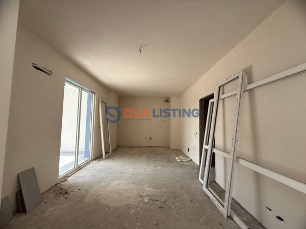 Tirane, shitet apartament 2+1+Ballkon Kati 3, 114 m² 131.882 € (Univers City)