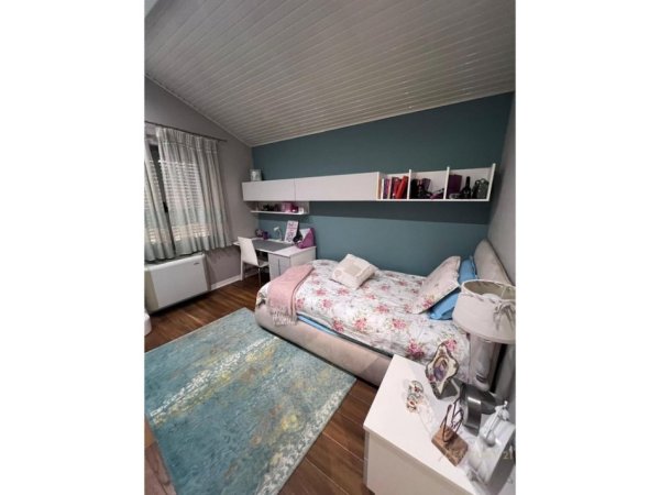 Tirane, jepet me qera apartament+verande | Penthouse 3+1+Aneks+Ballkon Kati 5, 210 m² 2.500 € (Rr. Fortuzi)