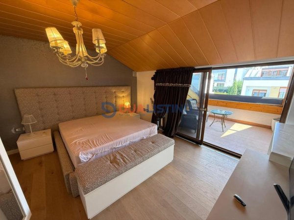 Tirane, jepet me qera Vile 3+1+Ballkon , 320 m² 