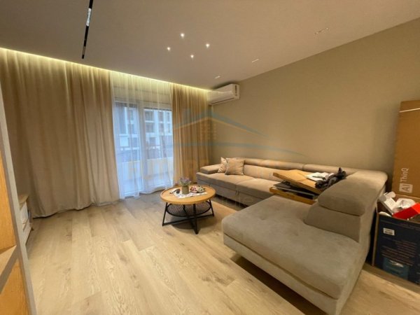 Shitet , Apartament 2+1+2 , Bulevardi Migjeni , Tirane