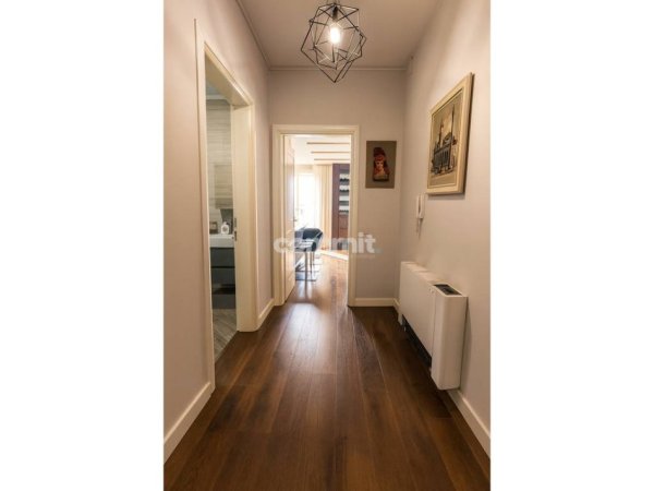 Tirane, jepet me qera apartament 2+1 Kati 3, 130 m² 1.700 € 