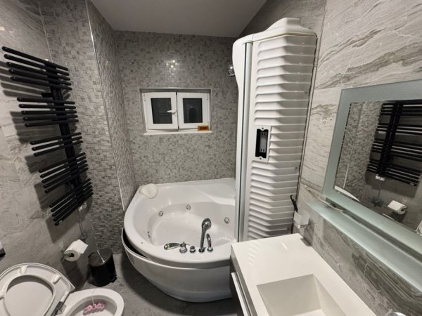 Tirane, shitet apartament 2+1 Kati 5, 127 m² 380.000 € (Bllok)