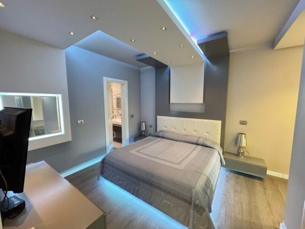 Tirane, shitet apartament 2+1 Kati 5, 127 m² 380.000 € (Bllok)