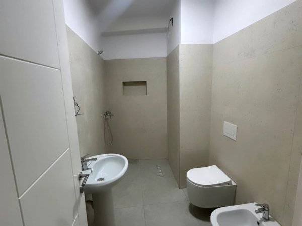 Tirane, shitet apartament 2+1 , 90 m² 149.000 € (Astir)