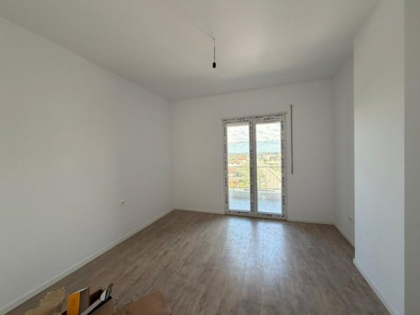 Tirane, shitet apartament 2+1 Kati 4, 108 m² 91.800 € (Kamez)