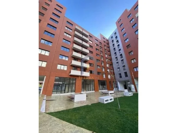 Tirane, shes ambjent biznesi Kati 0, 130 m² 362.880 € (Astir Kompleksi URBAN GATE)