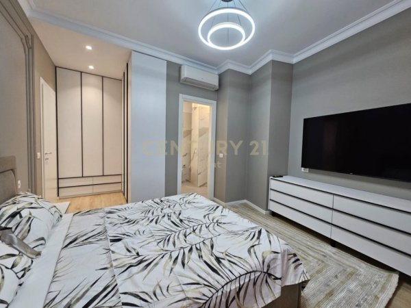 Tirane, jepet me qera apartament 2+1+Aneks+Ballkon Kati 7, 120 m² 1.500 € (Rr. Barrikadave)