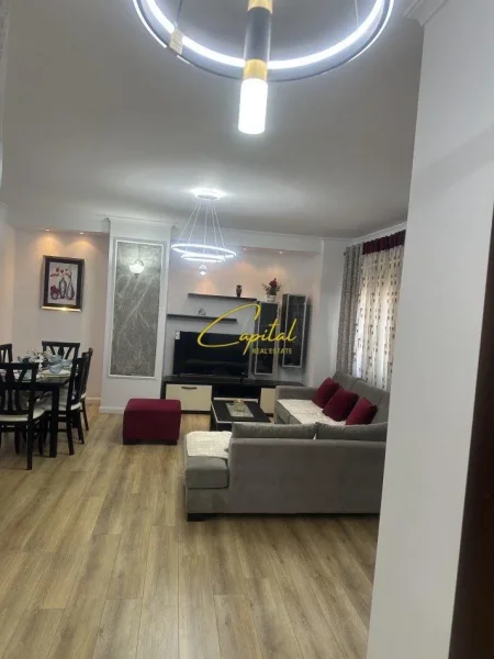 Tirane, shitet apartament 2+1 Kati 4, 101 m² 145.000 € (KOMBINAT)