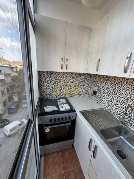 Tirane, shitet apartament 2+1 Kati 4, 101 m² 145.000 € (KOMBINAT)