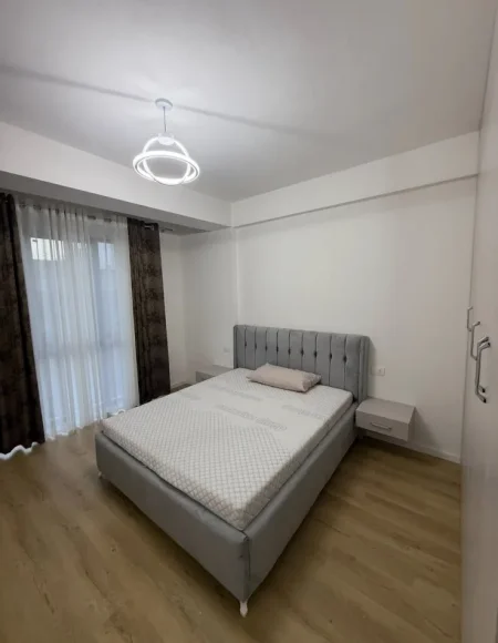 Tirane, jepet me qera apartament 2+1+Ballkon Kati 7, 120 m² 500 € (Astir, Prane Viles L)