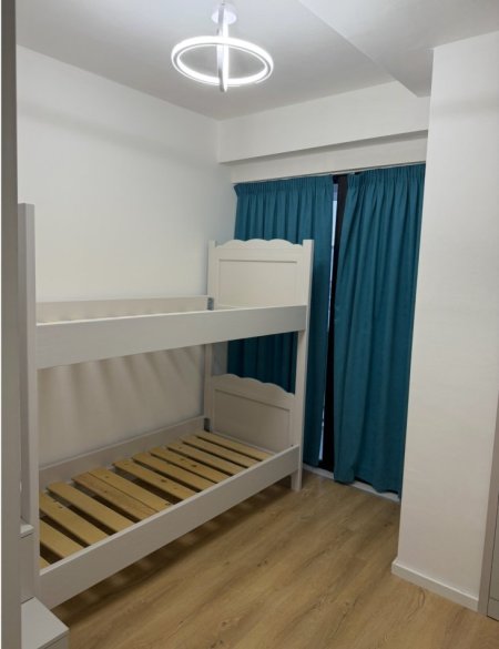 Tirane, jepet me qera apartament 2+1+Ballkon Kati 7, 120 m² 500 € (Astir, Prane Viles L)