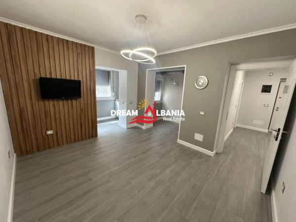 Tirane, jepet me qera apartament 1+1 , 59 m² 550 € (Rruga Qemal Stafa prane Shkolles se Kuqe)