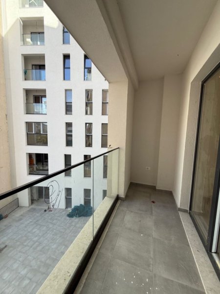 Tirane, jepet me qera zyre Kati 2, 94 m² 600 € (ASTIR)