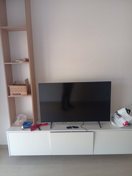Jepet me Qera Super Apartament 1+1 tek Pazari i Ri,  Kati 6, 58 m² 550 Euro