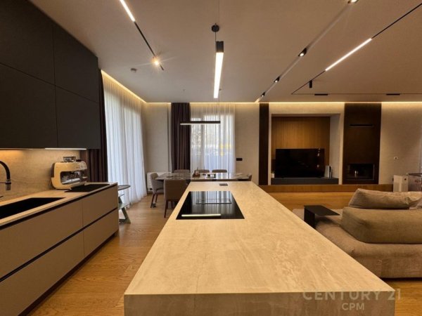 Tirane, jepet me qera Vile 3 Katshe Kati 3, 325 m² 4.500 € (Lunder)