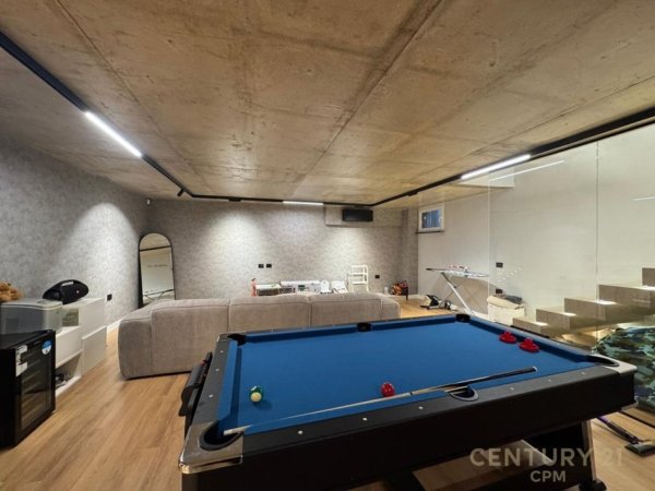 Tirane, jepet me qera Vile 3 Katshe Kati 3, 325 m² 4.500 € (Lunder)