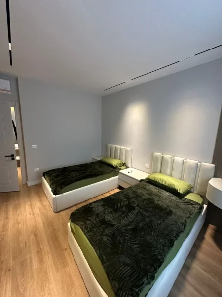 Tirane, shitet apartament 2+1+Aneks+Ballkon , 106 m² 260.000 € (River Rezidence)
